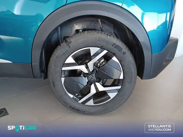 Peugeot 2008 view 11