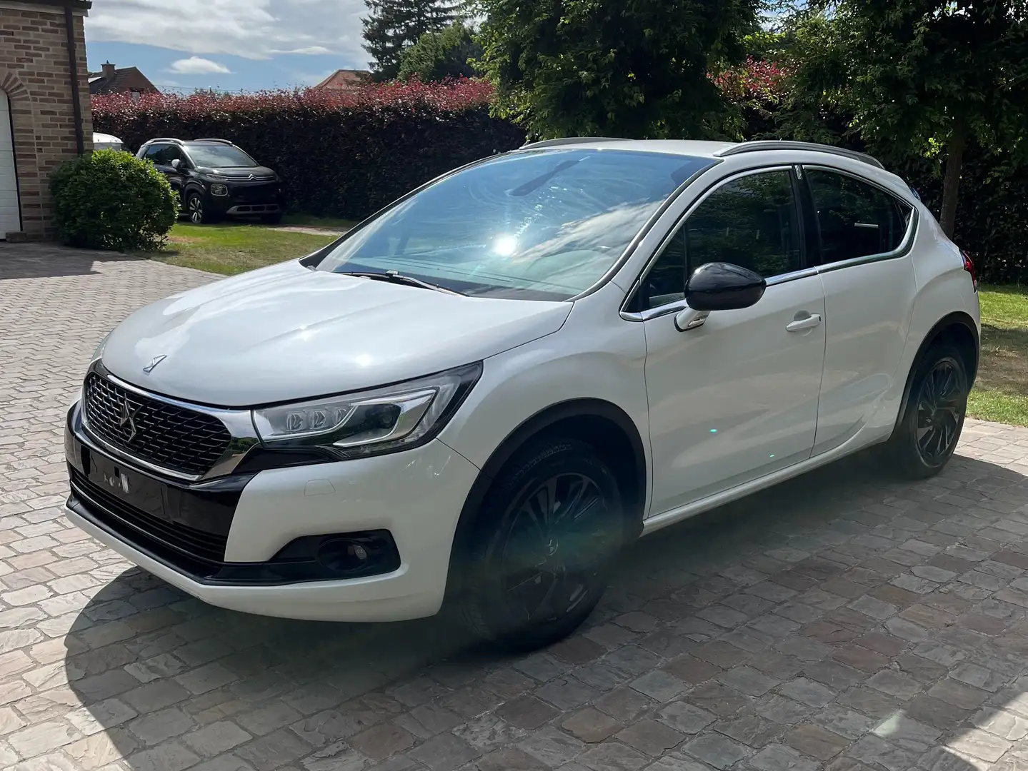 DS Automobiles DS 4 DS 4 Crossback 1.6HDi 115  So Chic MARCHAND/EXPORT Wit - 1