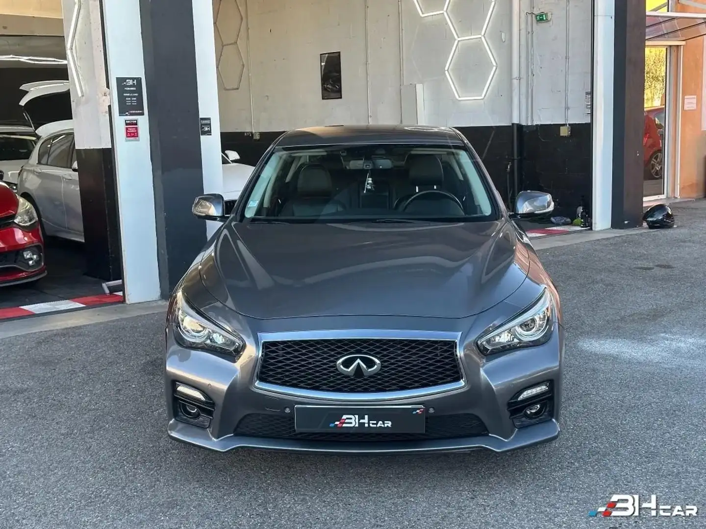 Infiniti Q50 SPORT TECH - 3.5 /364cv/ BVA/ BOSE/ KIT GROS FREINS/SUIVI COMPLET Grau - 2