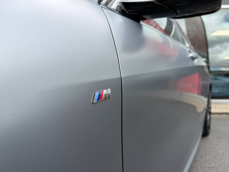 BMW 118 M PACK / MAT GRIJS / PANO / SFEERVERLICHTING / CARPLAY / ZETELVERWARMING / — photo 4