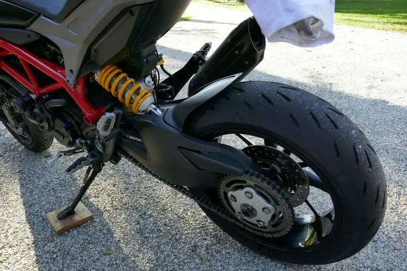 Ducati Hypermotard 821 - foto 8