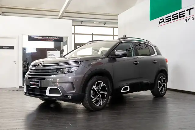 Citroen C5 Aircross view 3