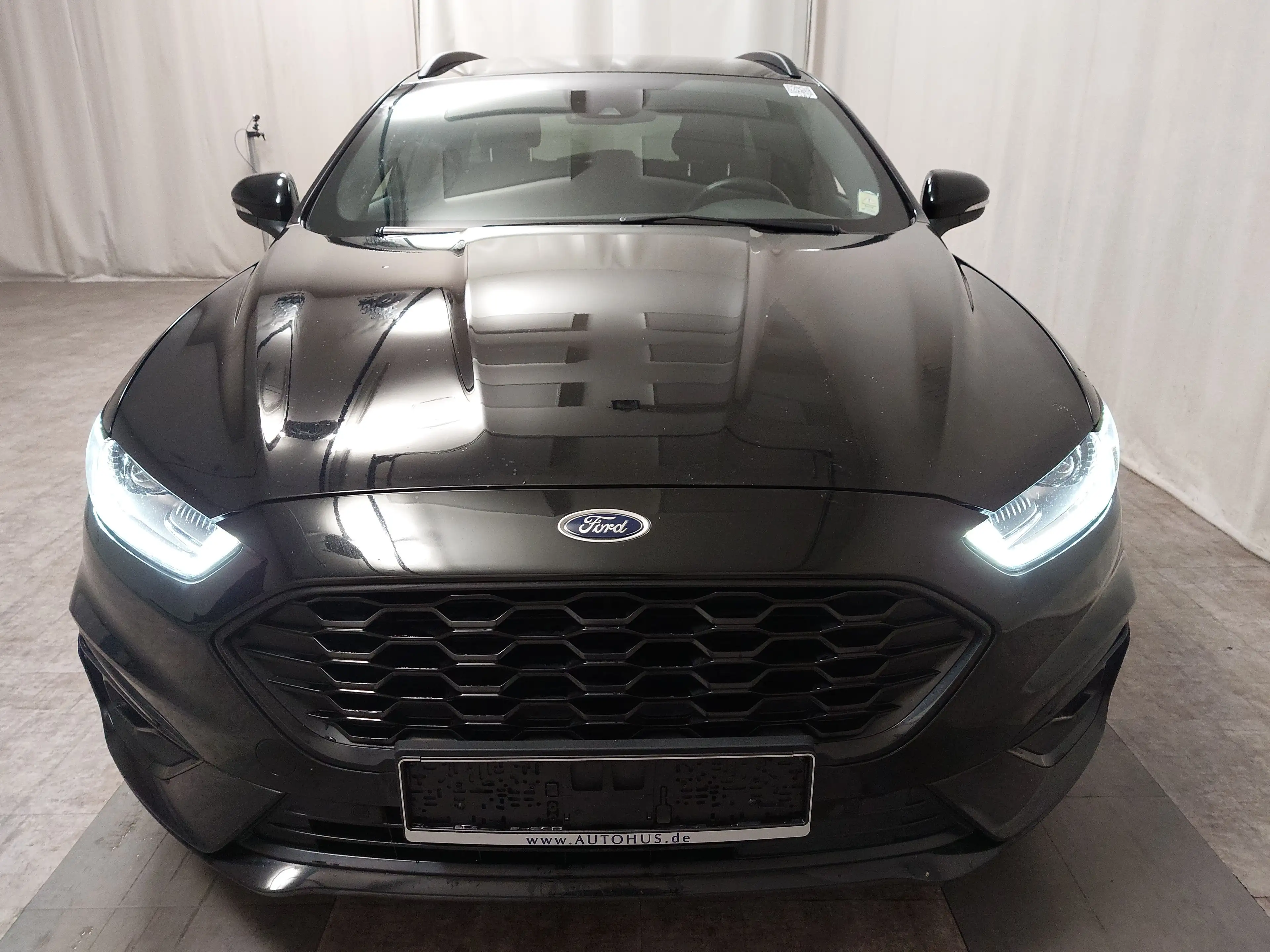 Ford Mondeo — photo 9