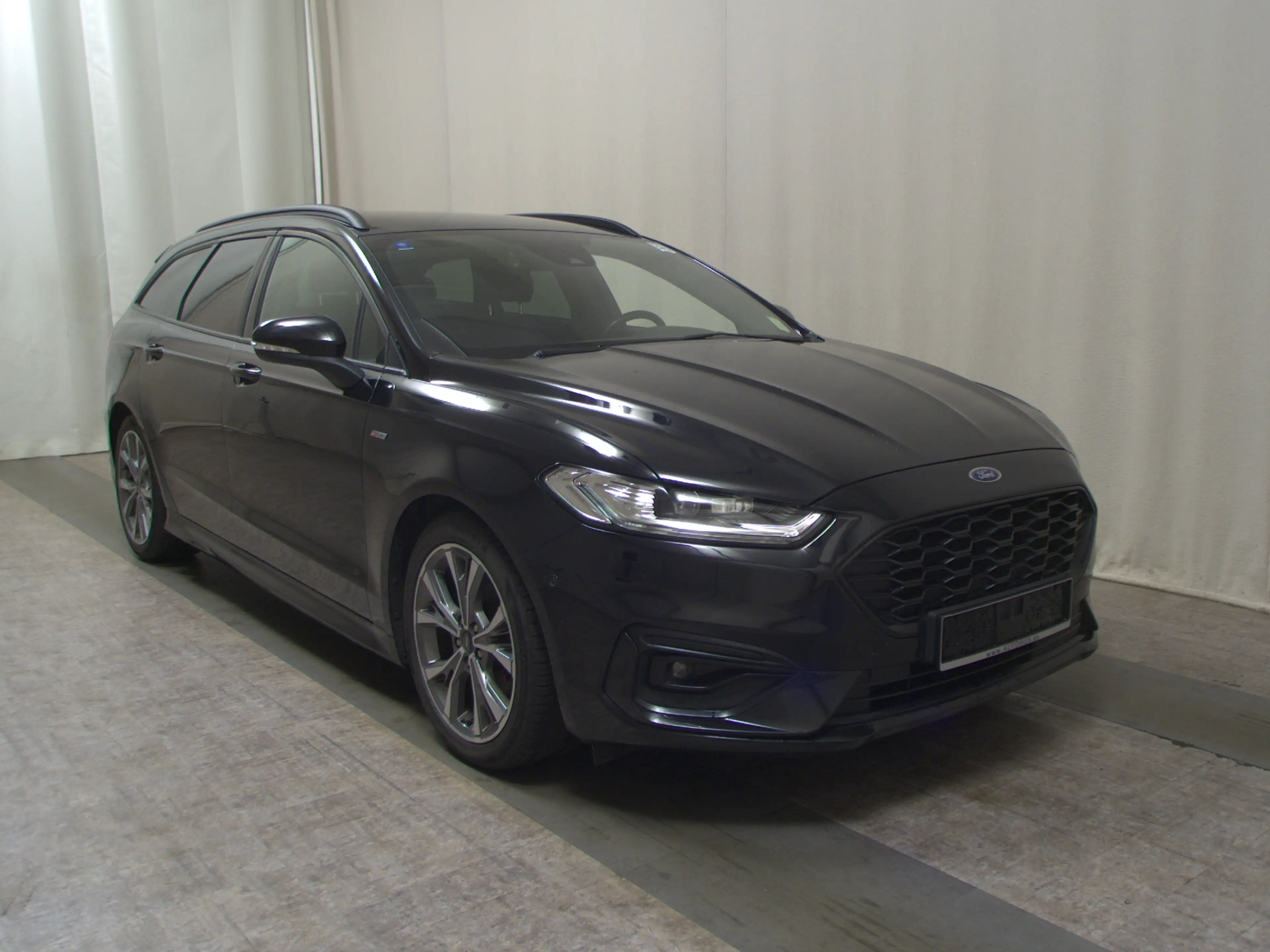 Ford Mondeo — photo 3