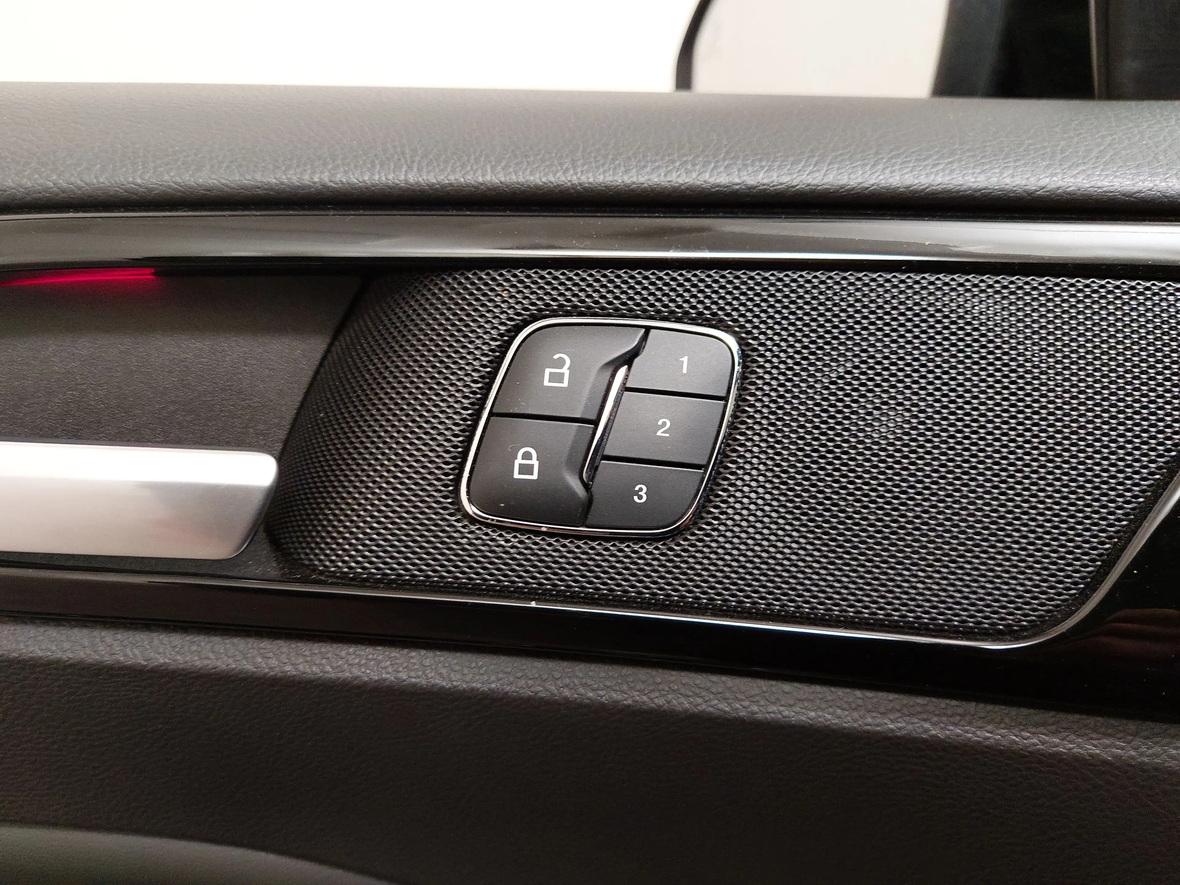 Ford Mondeo — photo 15