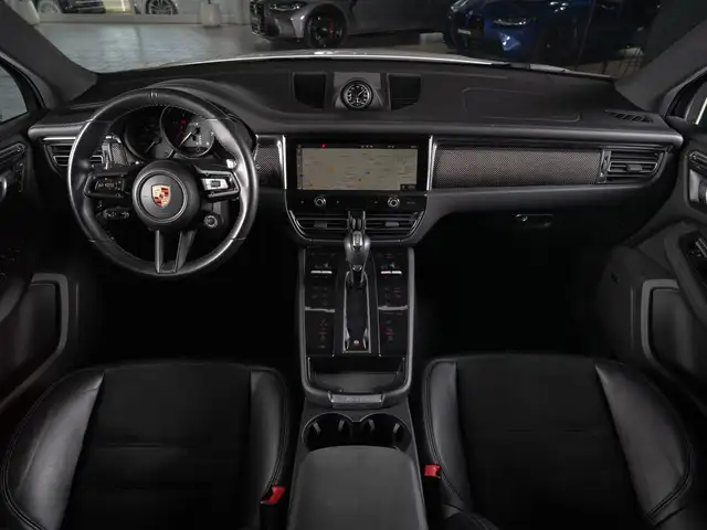 Porsche Macan view 15