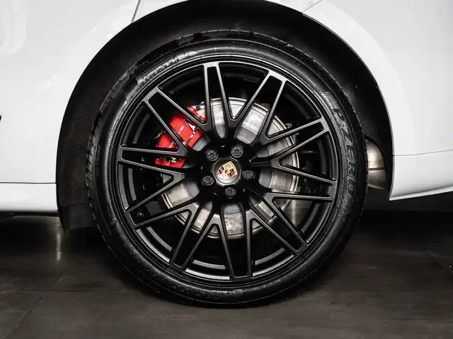 Porsche Macan view 6