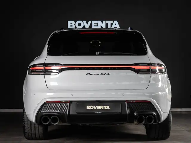 Porsche Macan view 9