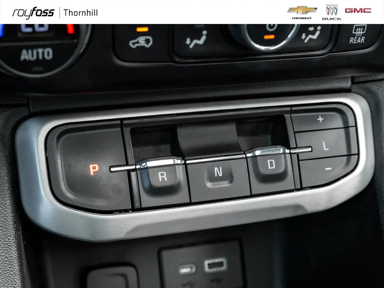 GMC Acadia снимка GMC Acadia