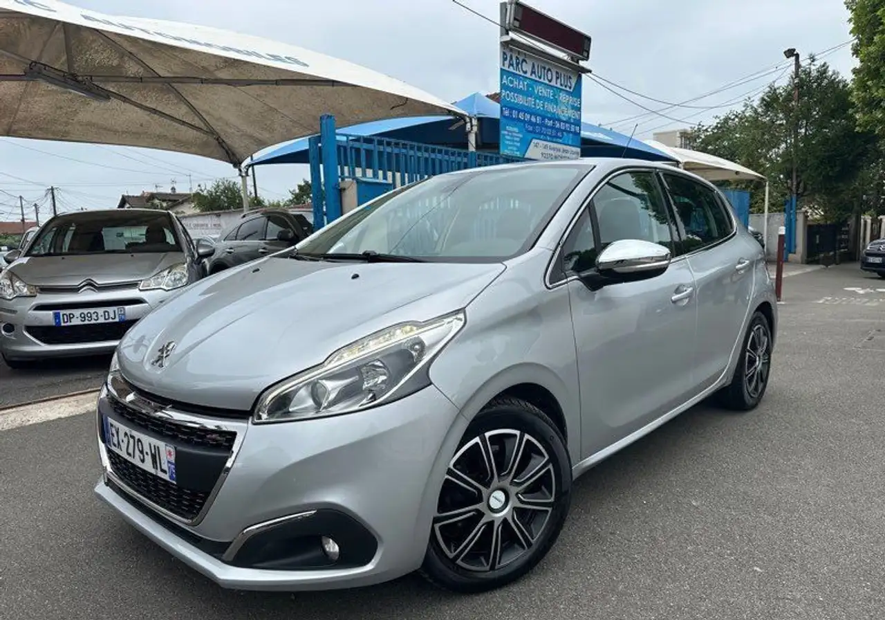 Peugeot 208 phase 2 5 portes 1.6L HDI 100ch