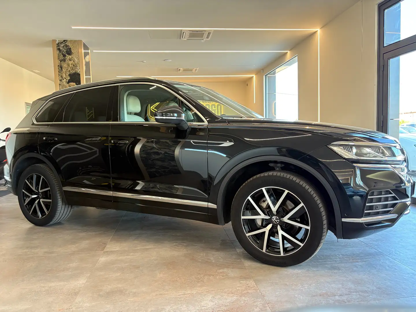 Volkswagen Touareg 3.0 V6 tdi Elegance 231cv tiptronic ufficiale ITA Schwarz - 2