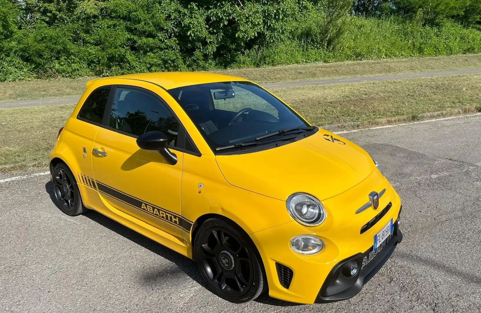 Abarth 595 Pista 1.4 T-JET Jaune - 2