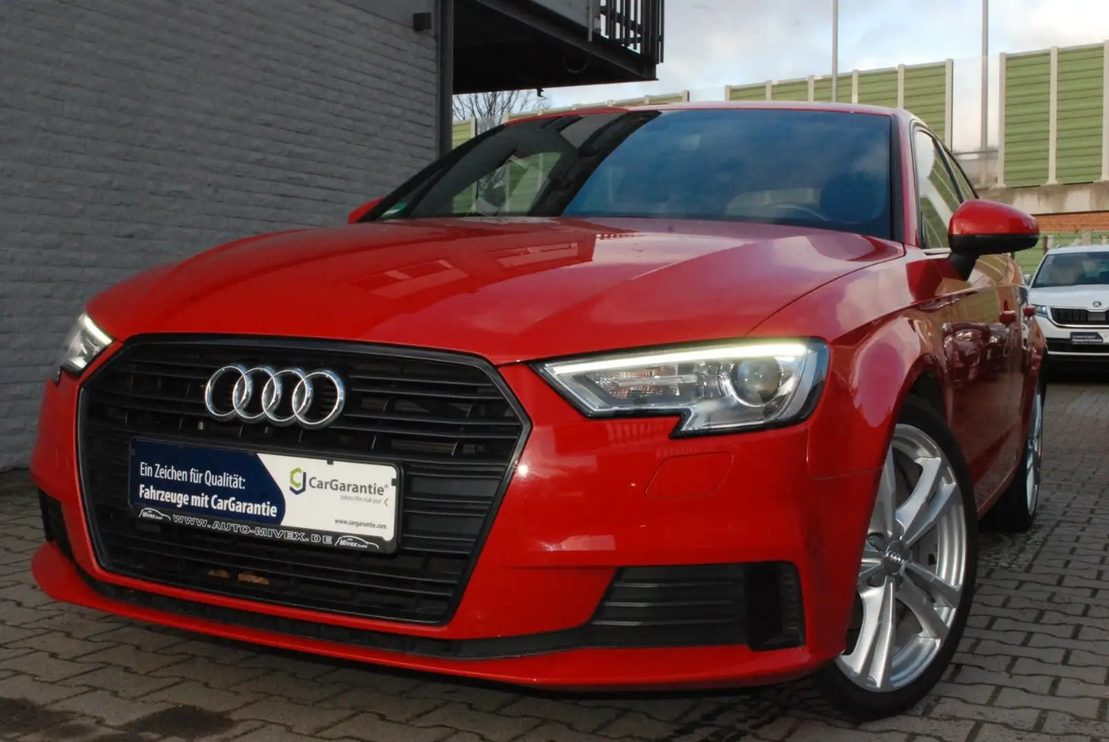 Audi A3 Sportback 30 TFSI S Line Sport Aut. GARANTIE Rouge - 1