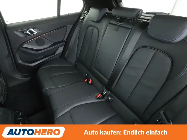 BMW 1 Series view 14