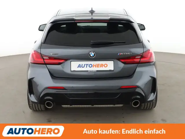 BMW 1 Series view 5