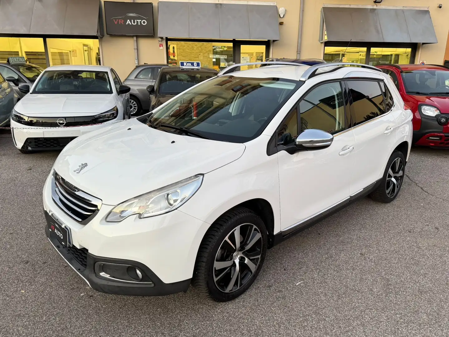 Peugeot 2008 1.6 bluehdi Allure S&S OK NEOPATENTATI - 1