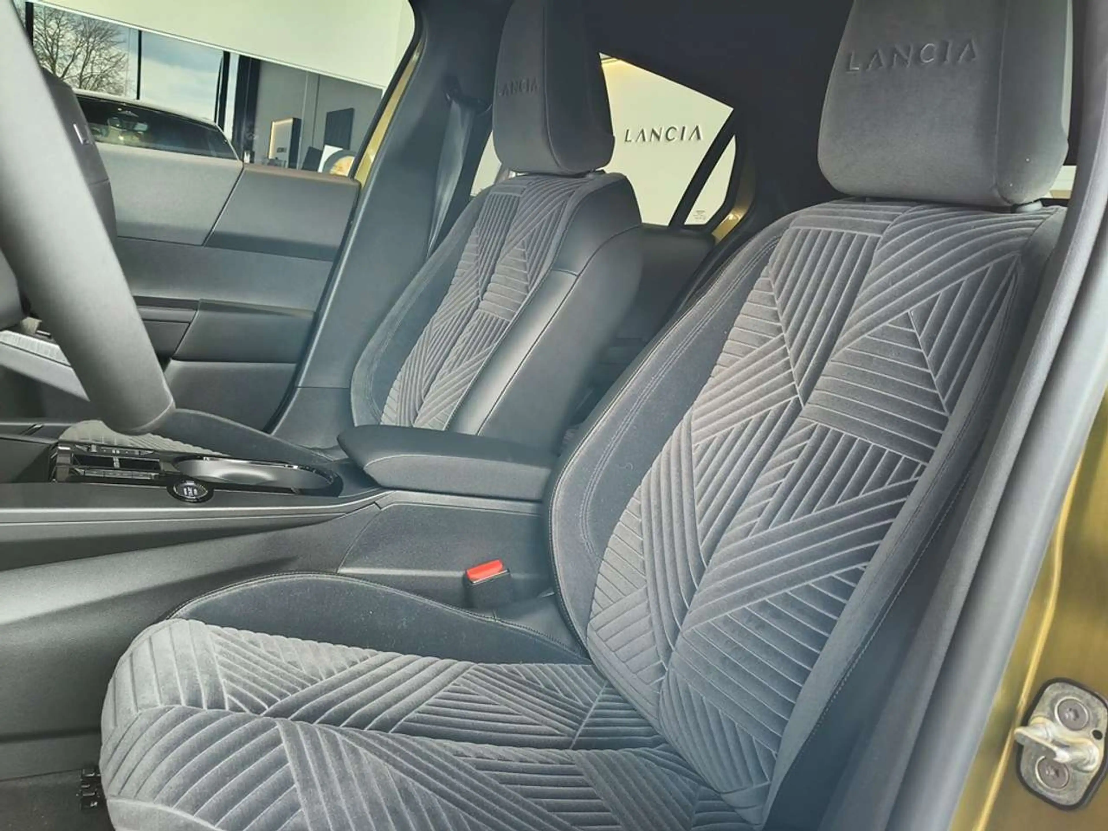 Lancia Ypsilon LX FULL Electric (NEW) — photo 10