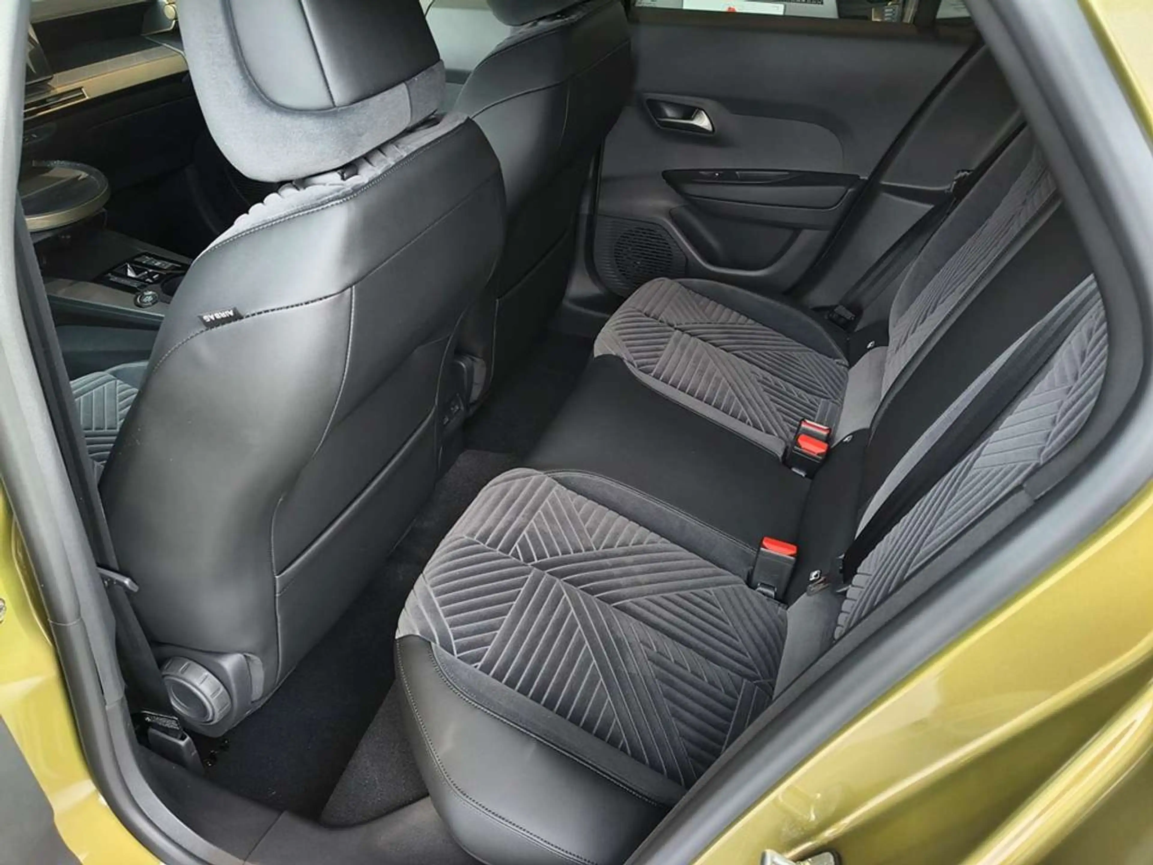 Lancia Ypsilon LX FULL Electric (NEW) — photo 11