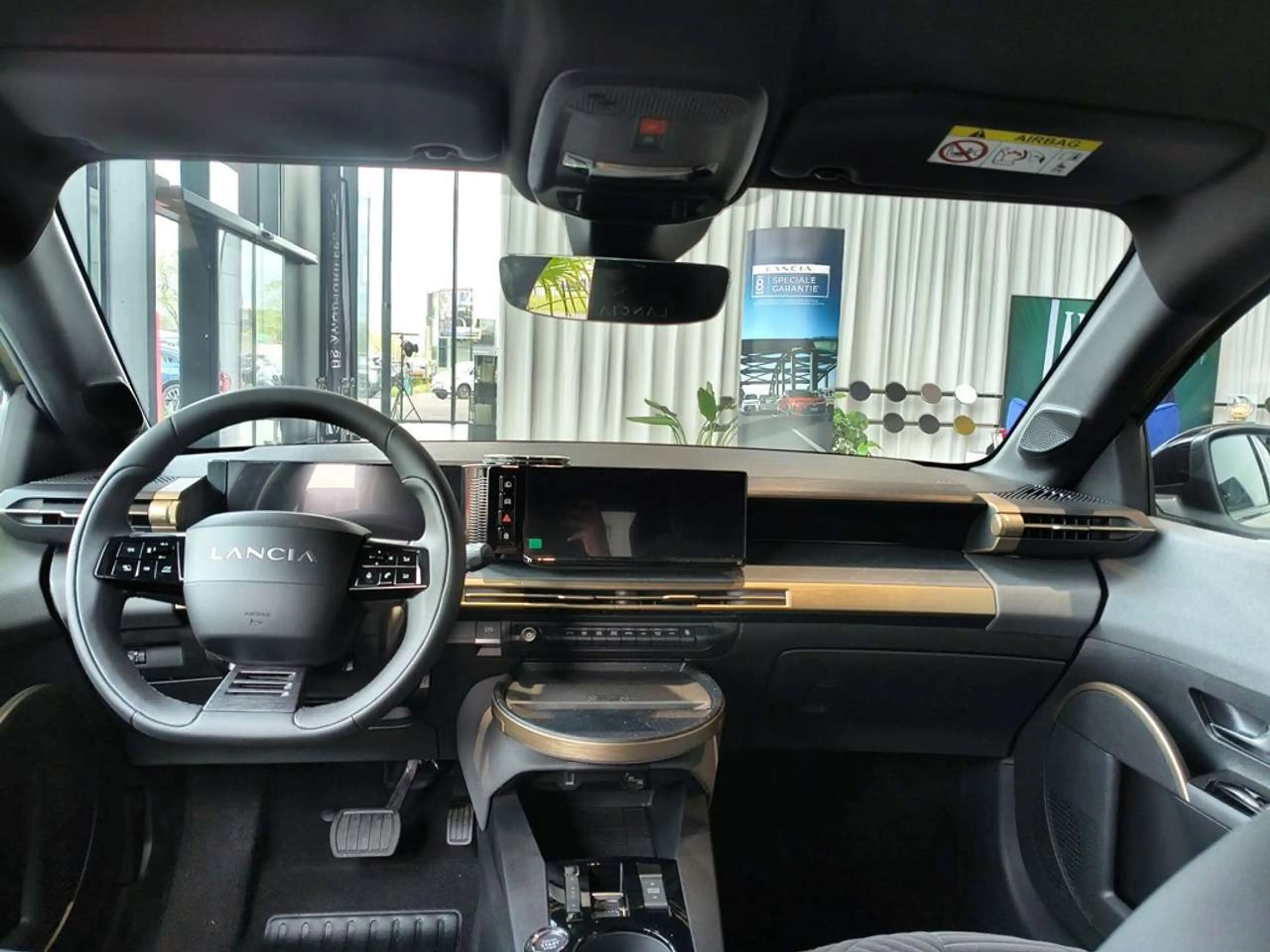 Lancia Ypsilon LX FULL Electric (NEW) — photo 12