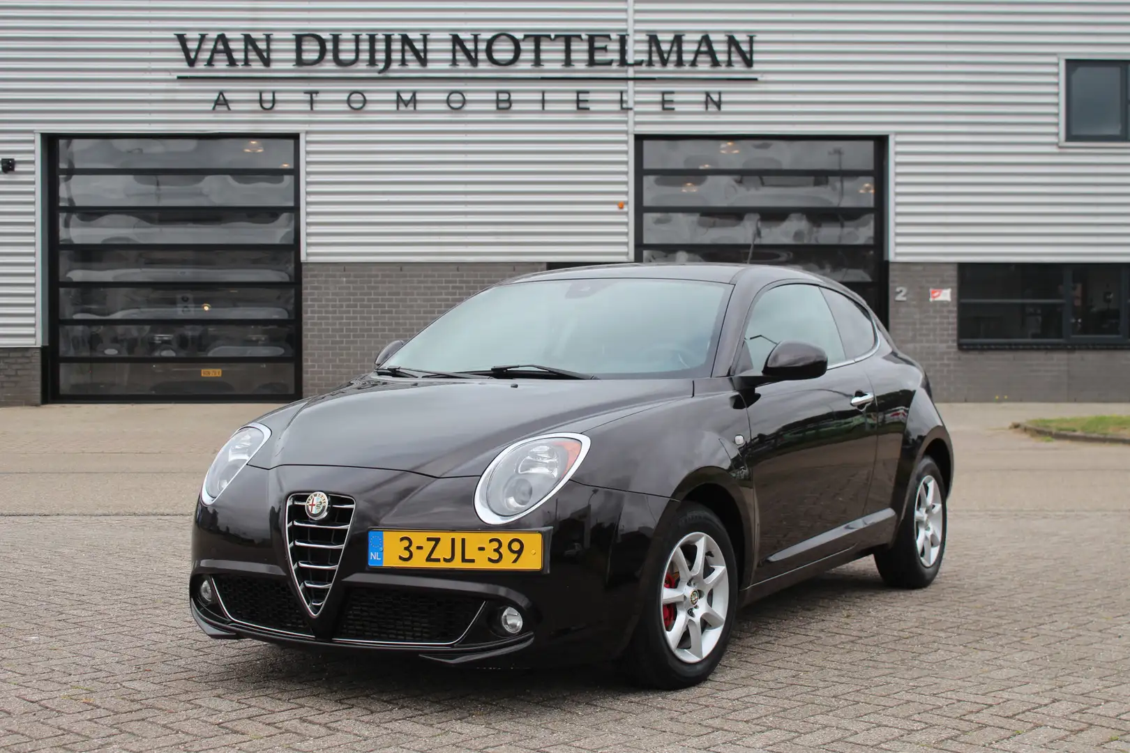 Alfa Romeo MiTo 0.9 TwinAir Esclusivo / Leer / Cruise / N.A.P. Zwart - 1
