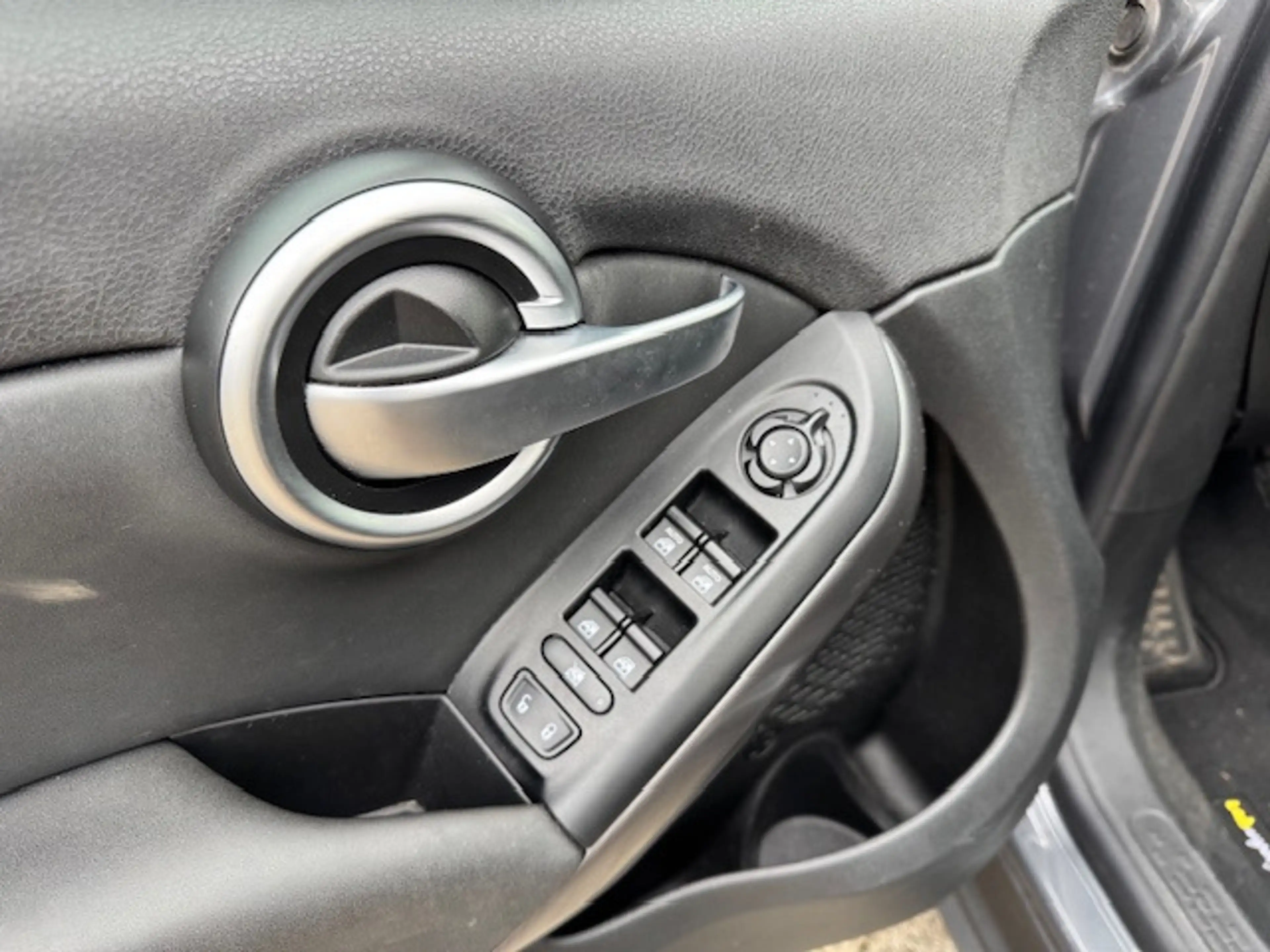 Fiat 500X 1.6 Holiday Ed. *carplay *navi *climate *cruise — photo 32
