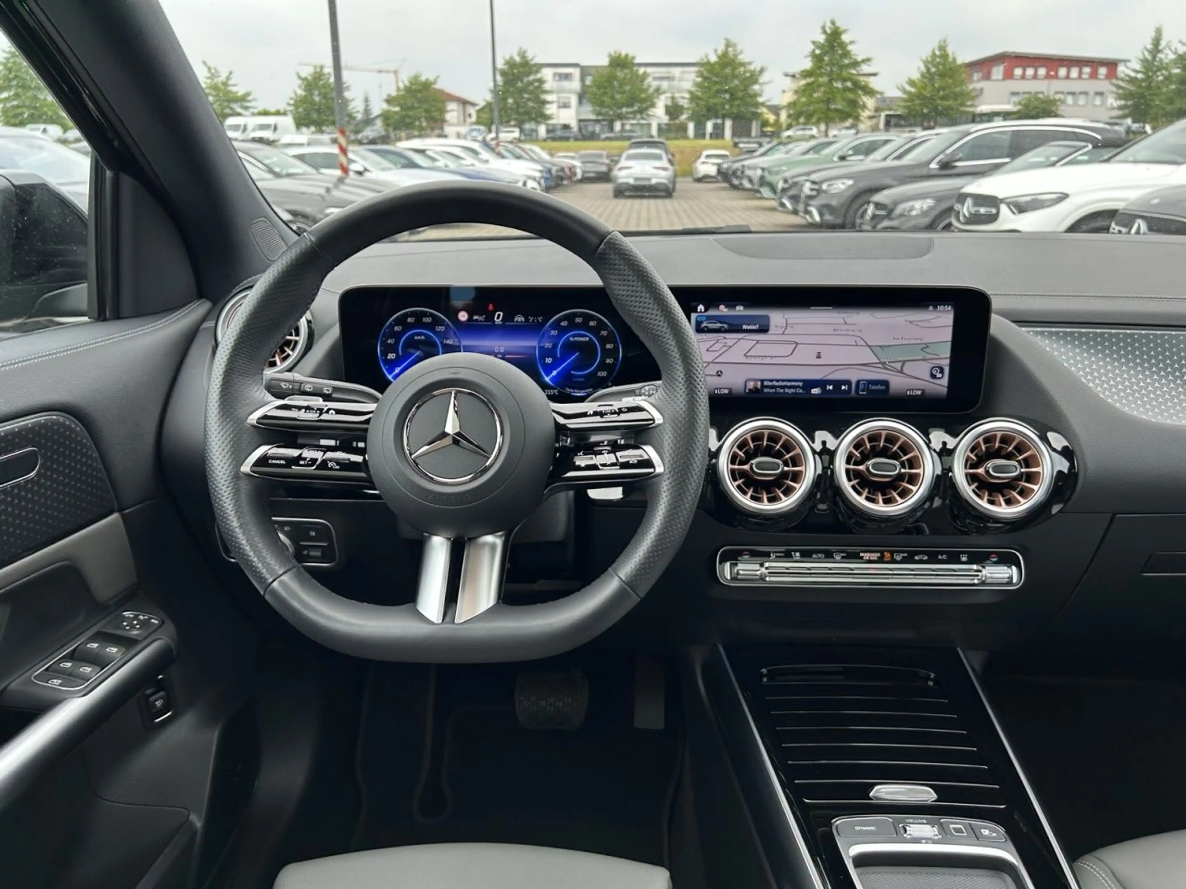 Mercedes-Benz EQA 300 4MATIC NIGHT+FAHRASSIST+TOTW+AMBIENTE — photo 15