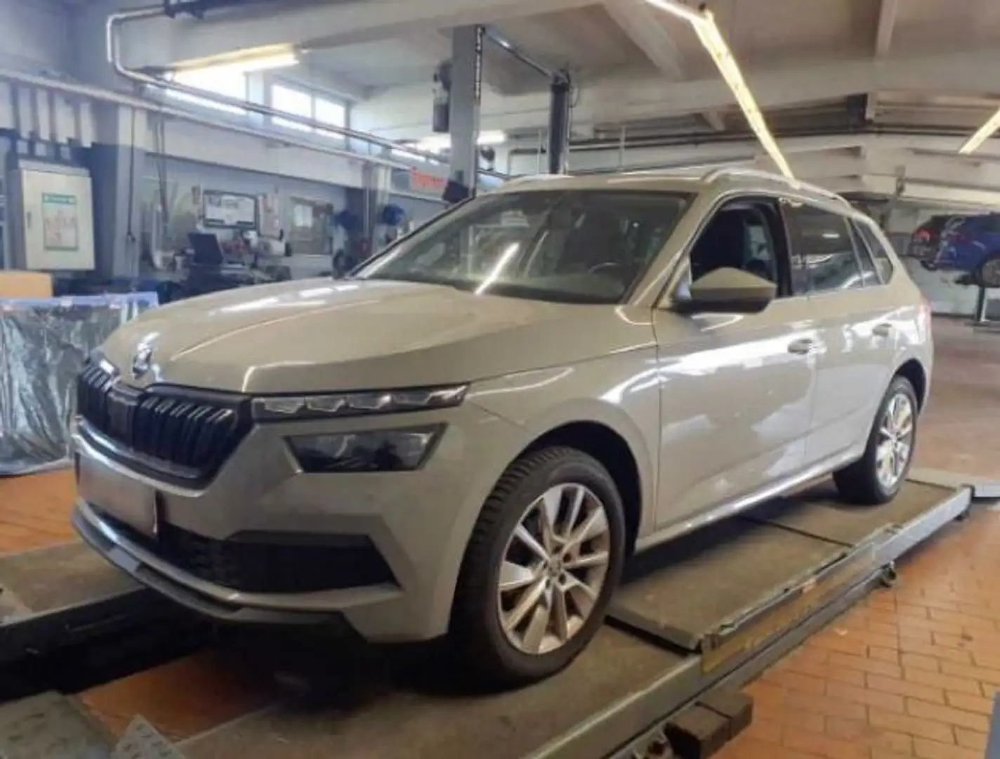 Skoda Kamiq Style 1.5TSI DSG AHKLED KAM KESSY Grau - 2