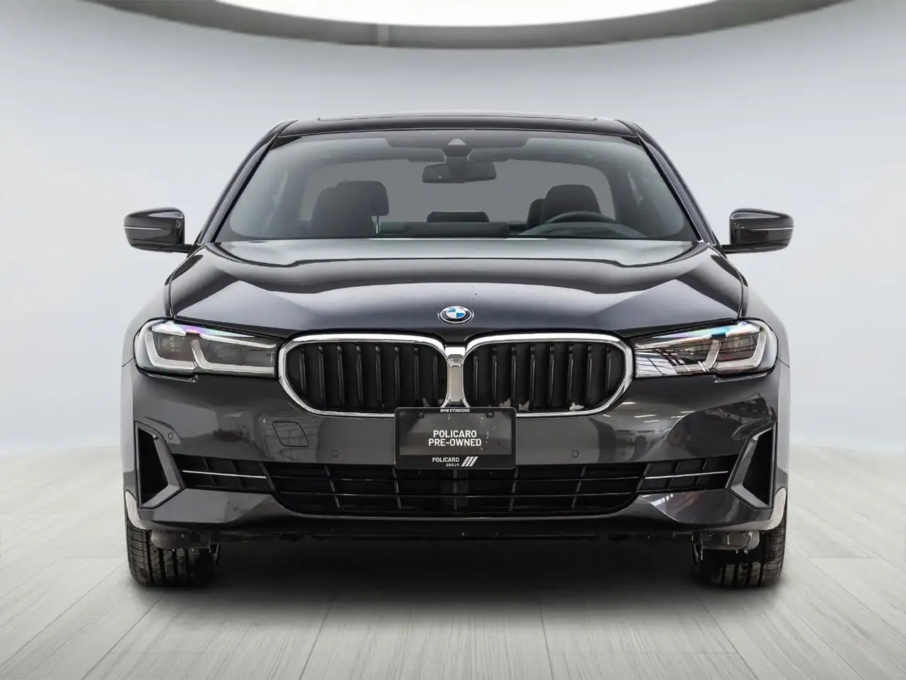 BMW 5 Series снимка BMW 5 Series