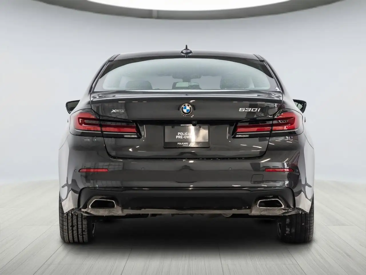 BMW 5 Series снимка BMW 5 Series