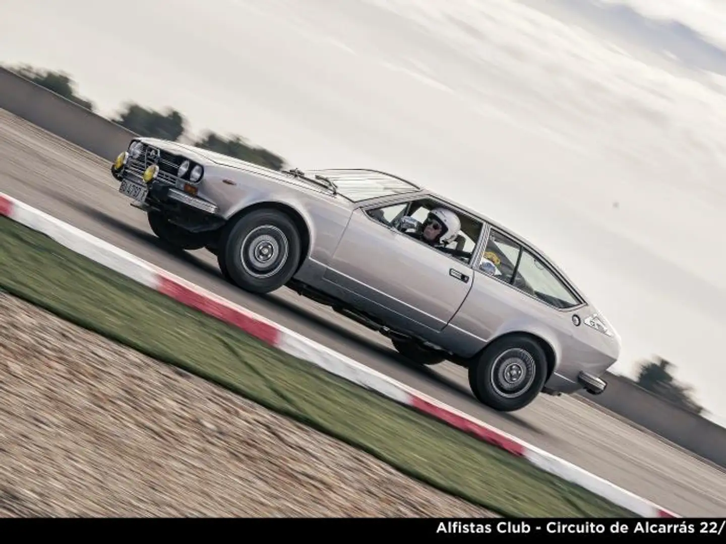 Alfa Romeo Alfetta GTV 2.0 Plateado - 1
