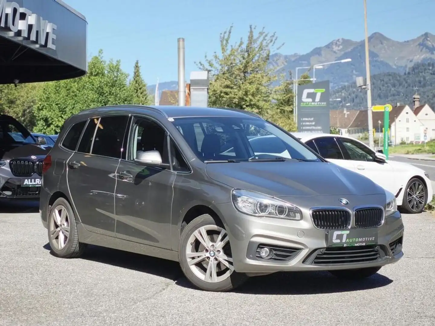 BMW 218 d Gran Tourer Advantage Grau - 1