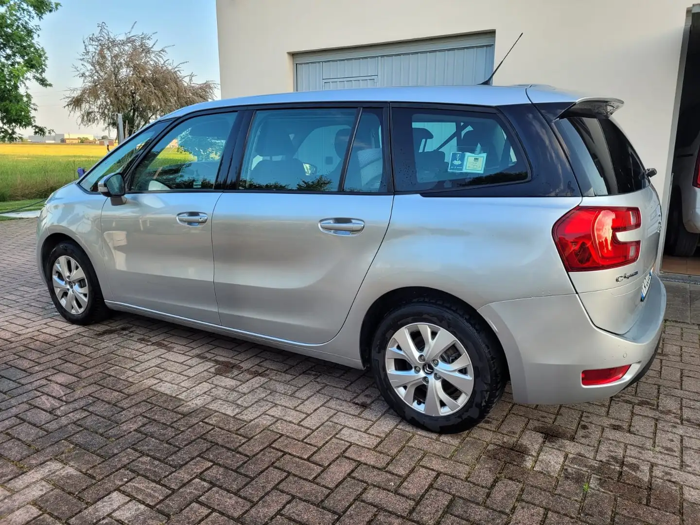 Citroen Grand C4 Picasso C4 Grand Picasso II 2013 1.6 bluehdi Exclusive s Plateado - 1