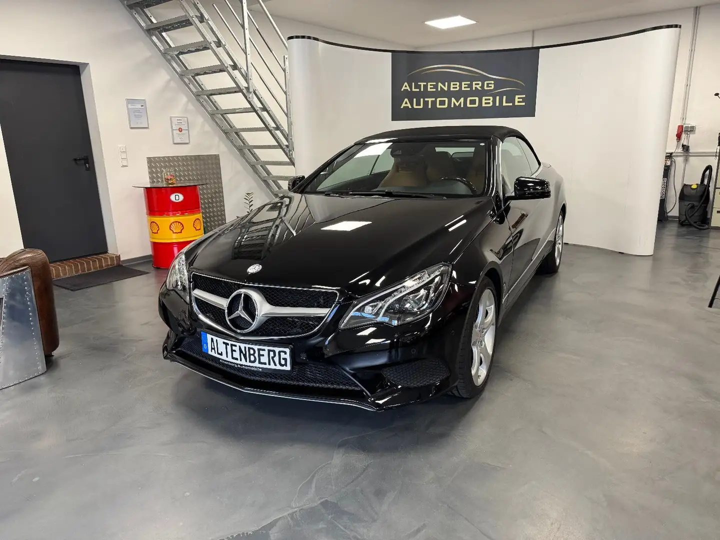 Mercedes-Benz E 250 d Cabrio Kamera H&K LED Tempomat Airscraft Negru - 2