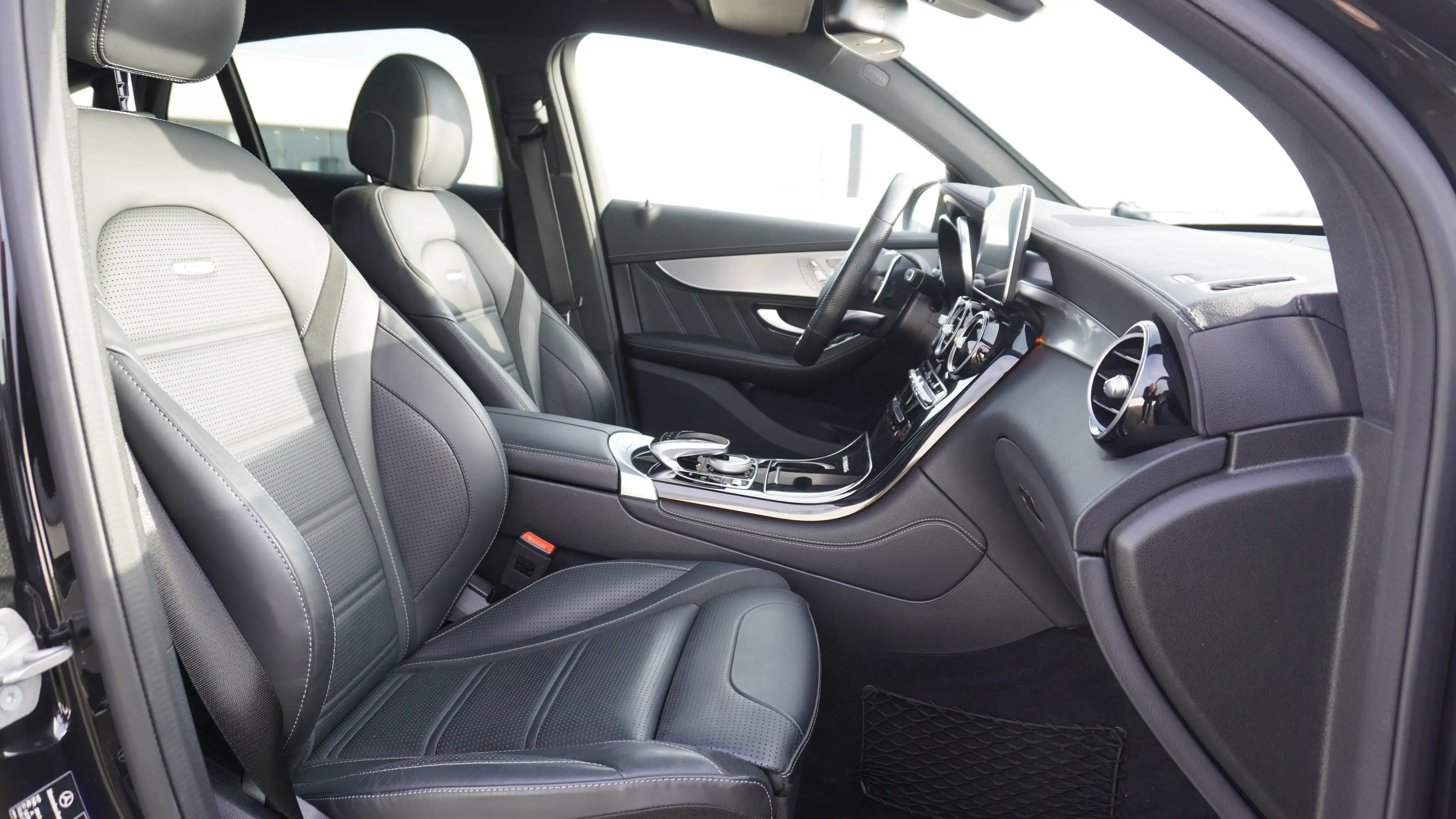 Mercedes-Benz GLC 63 AMG 4M/RIJASSIST/PANODAK/LUCHTVER/COMAND ONLINE/TREKH — photo 13