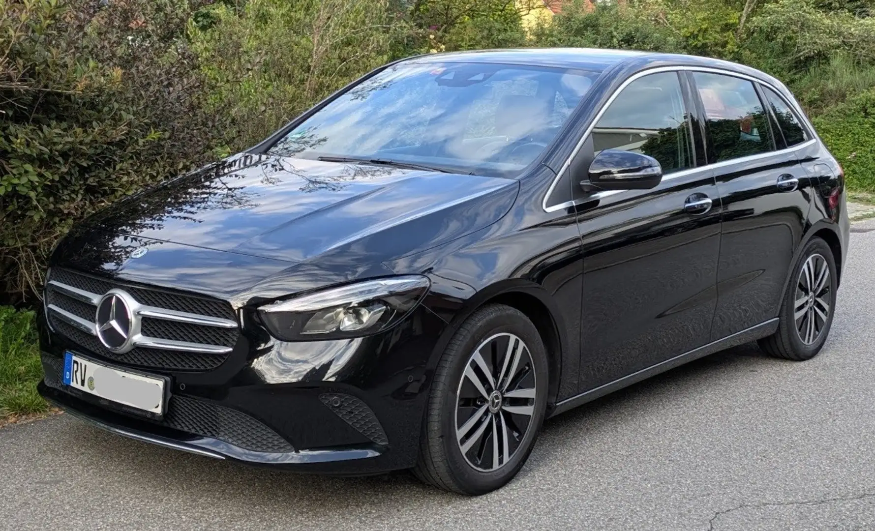 Mercedes-Benz B 220 B 220 d 8G-DCT Progressive Schwarz - 2