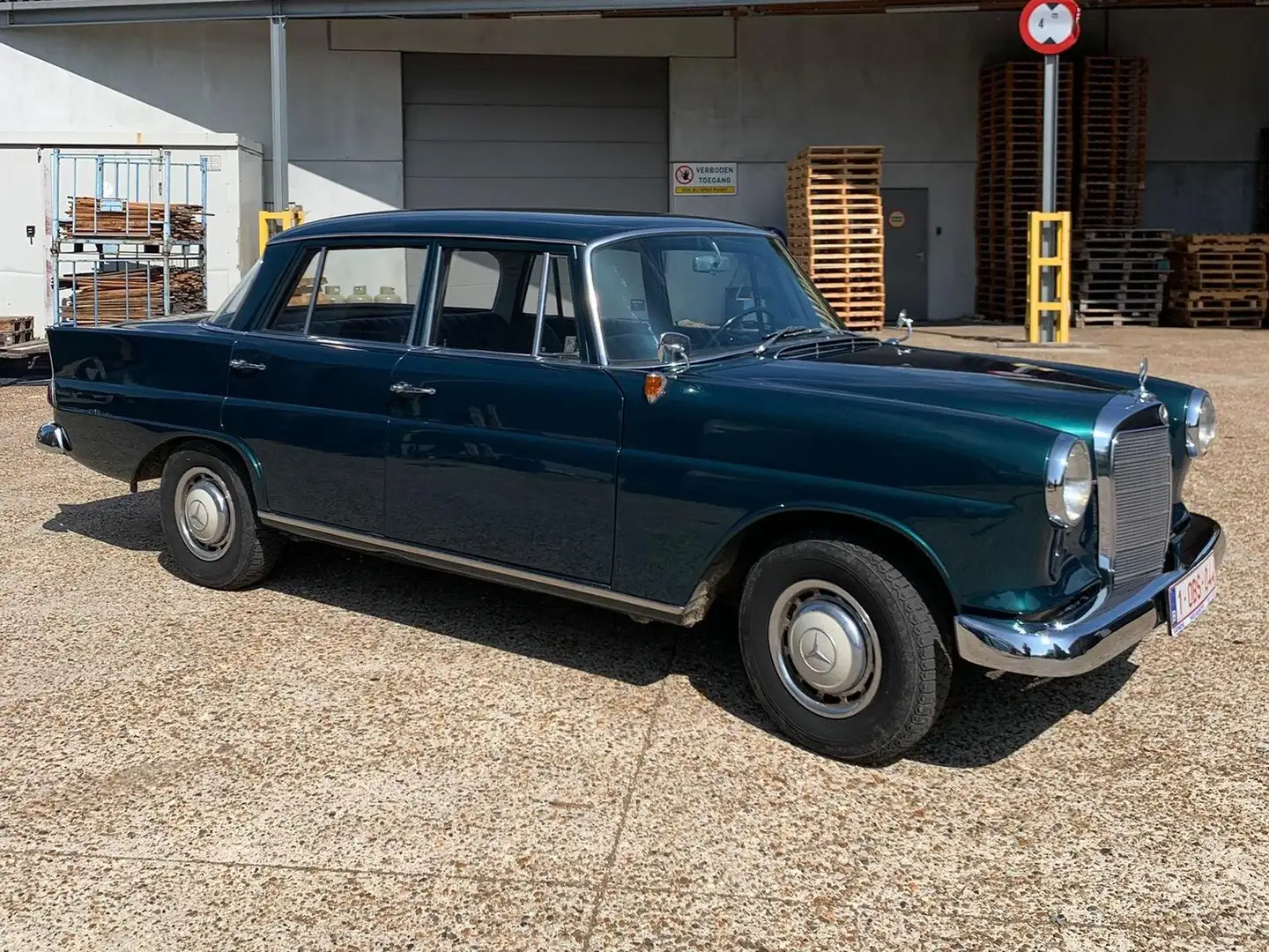 Mercedes-Benz 190 Heckflosse Vert - 1