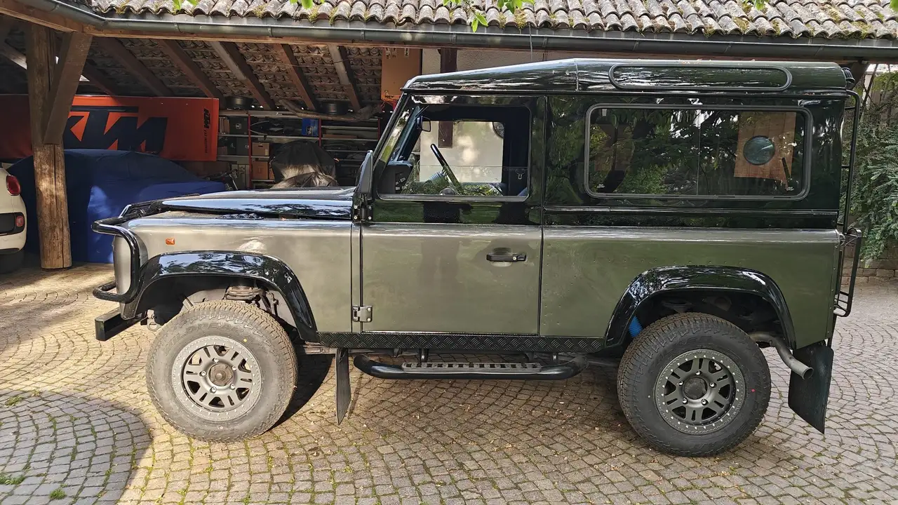 Land Rover Defender 90 Tdi, foto 2