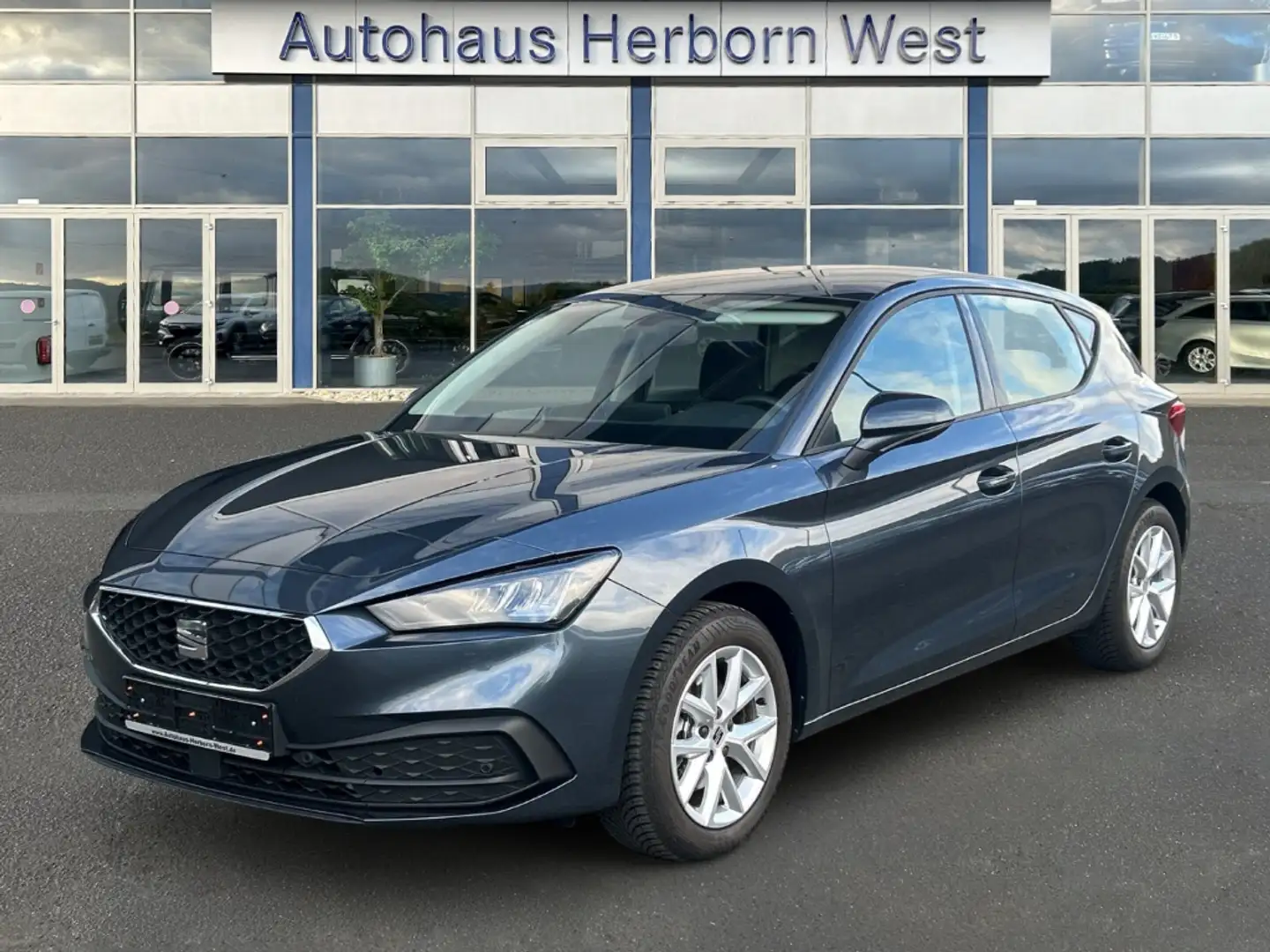 SEAT Leon 1.5 TSI Limo Style LED RFK Assistenzpaket 6-Gang A Grijs - 1