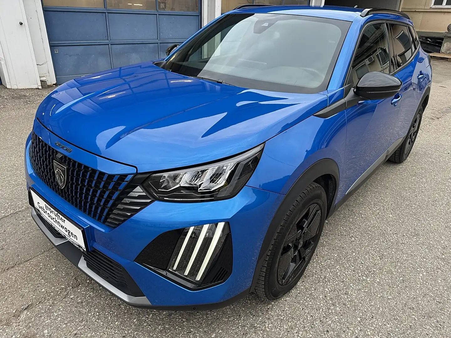 Peugeot 2008 Benzin 100 S&S Allure 6-Gang-Manuell Blau - 1