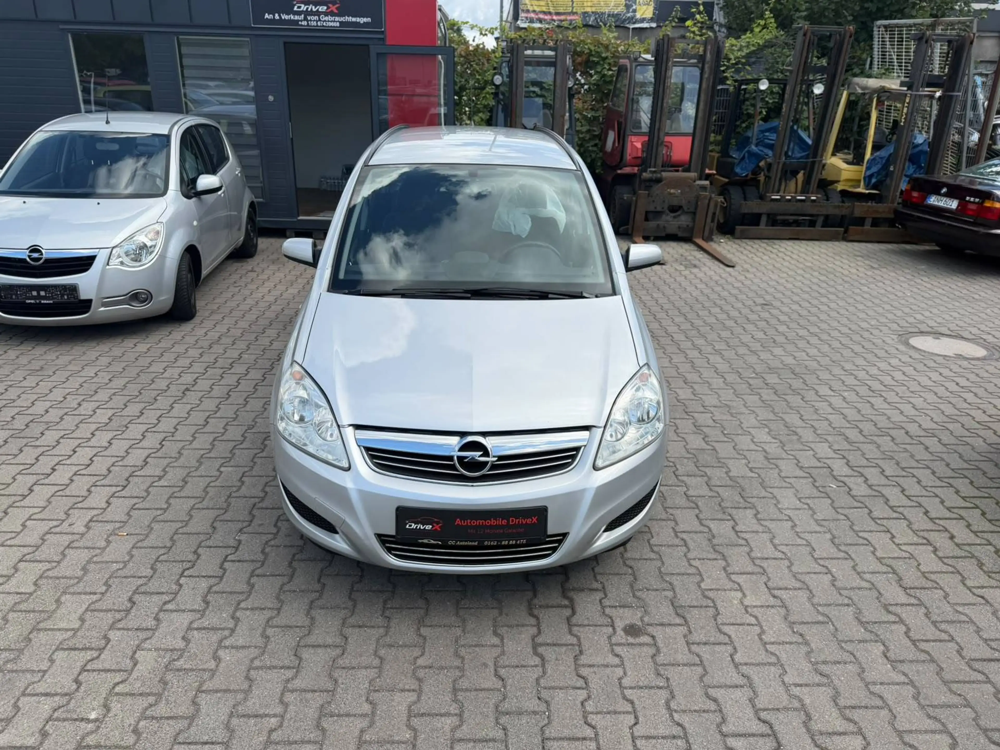 Opel Zafira Zafira Diesel 1.9 CDTI — photo 2