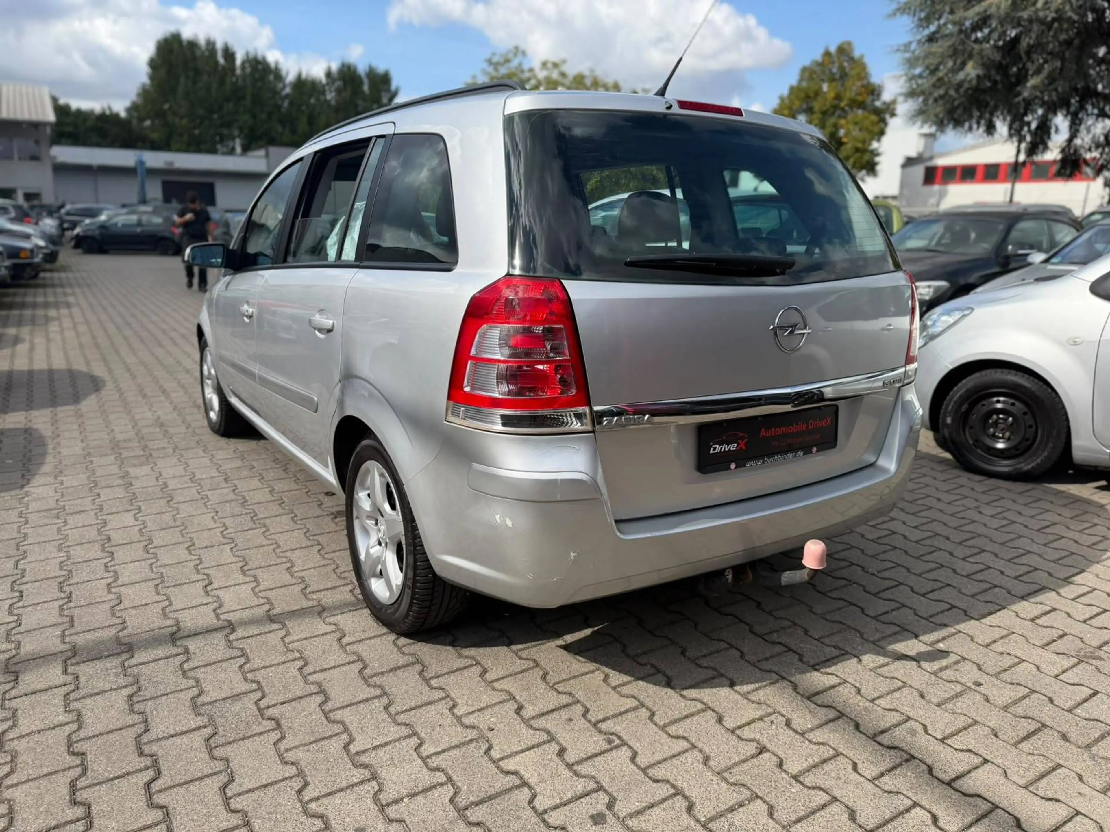 Opel Zafira Zafira Diesel 1.9 CDTI — photo 3