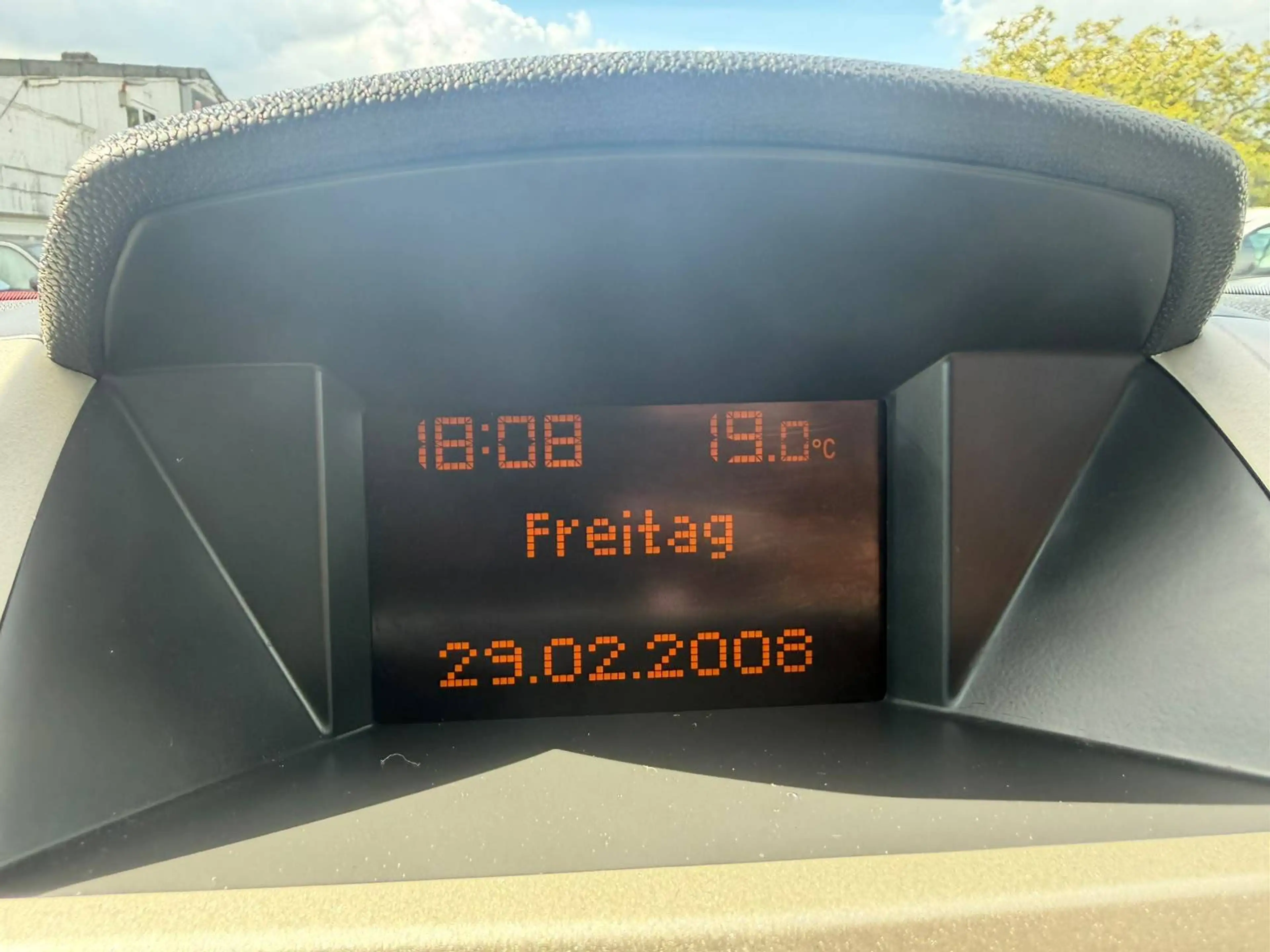 Opel Zafira Zafira Diesel 1.9 CDTI — photo 12