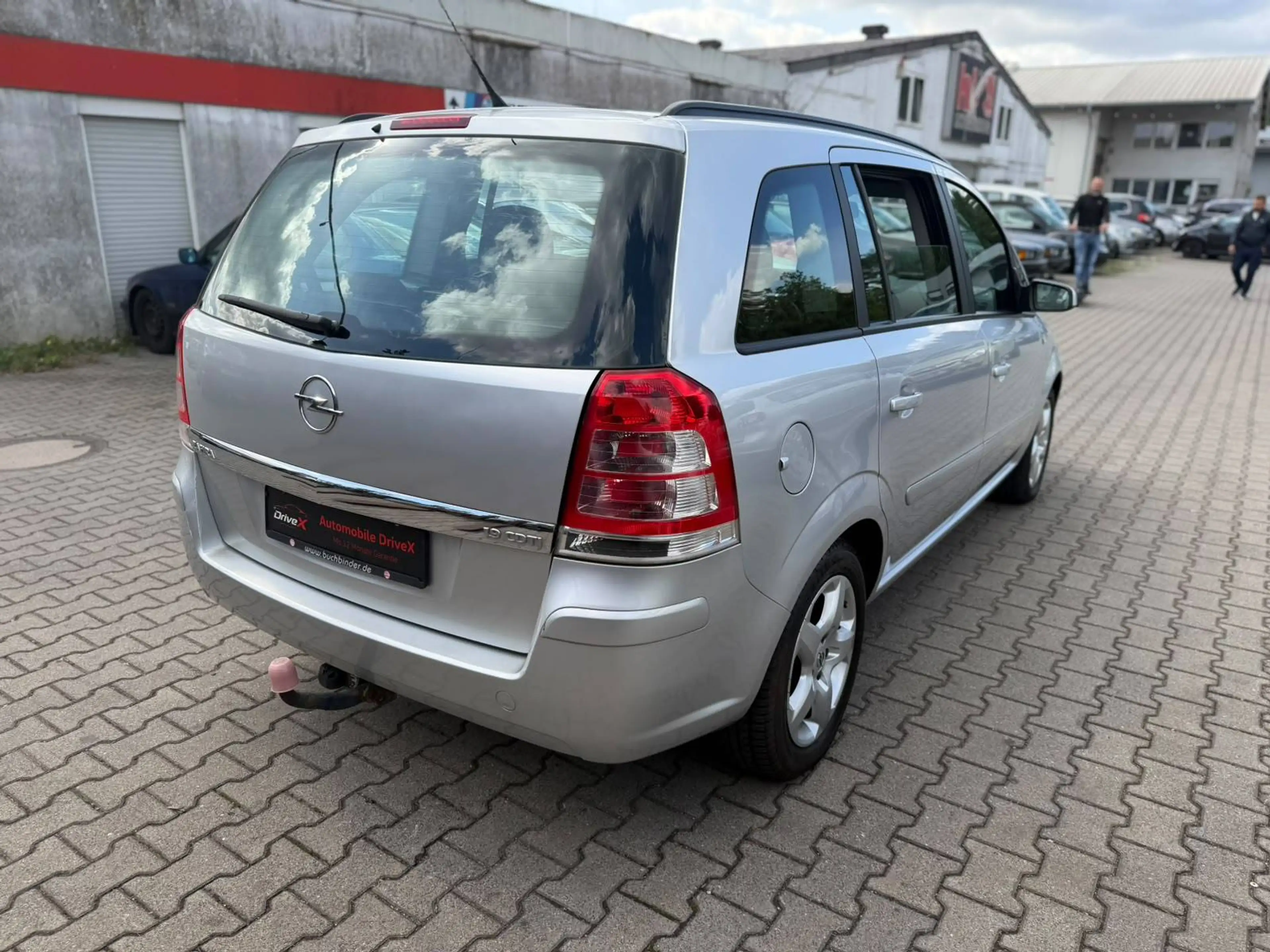 Opel Zafira Zafira Diesel 1.9 CDTI — photo 5