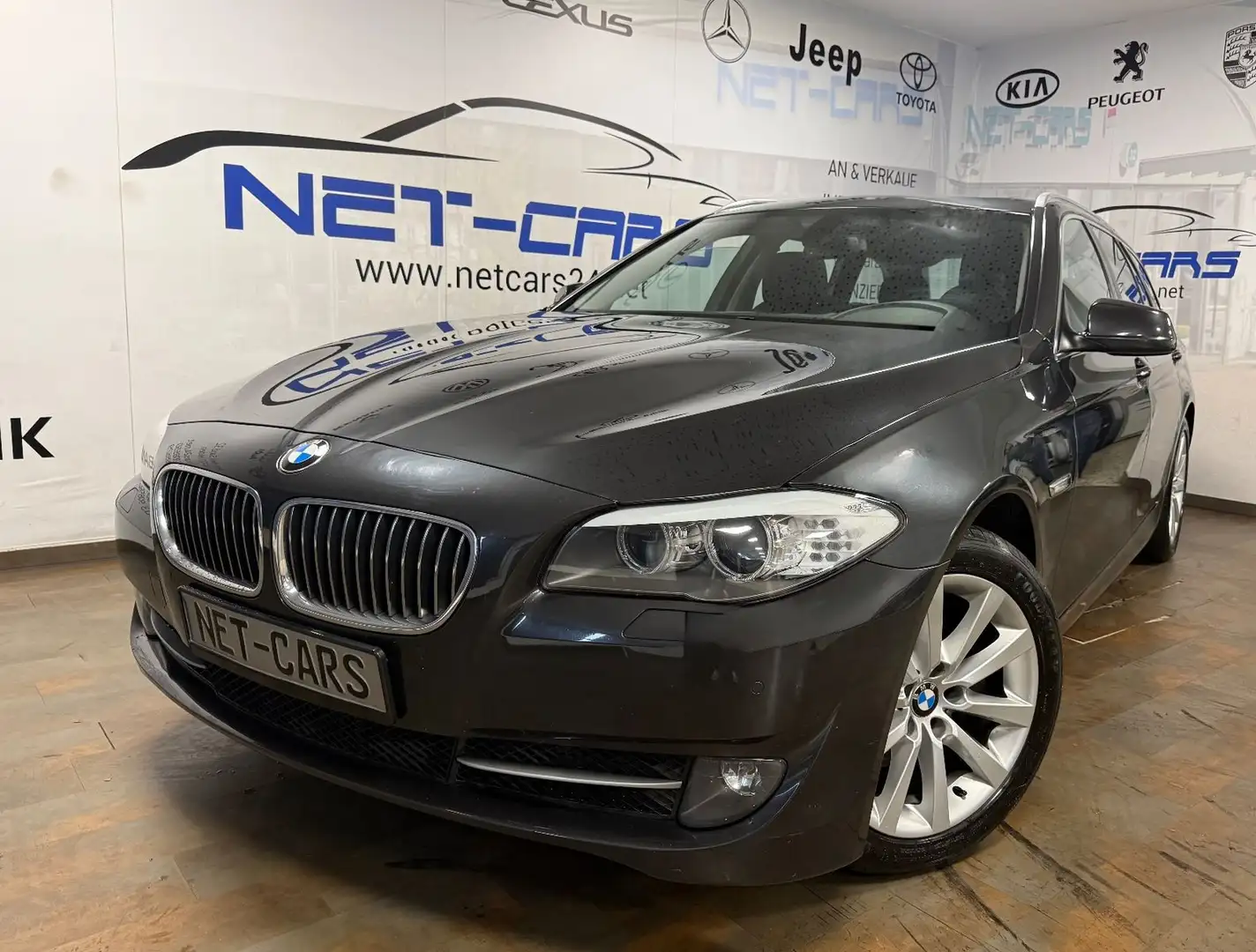 BMW 520 d F11 Leder*NAViPROF*Pano-Dach*Leder*Xenon Grau - 1