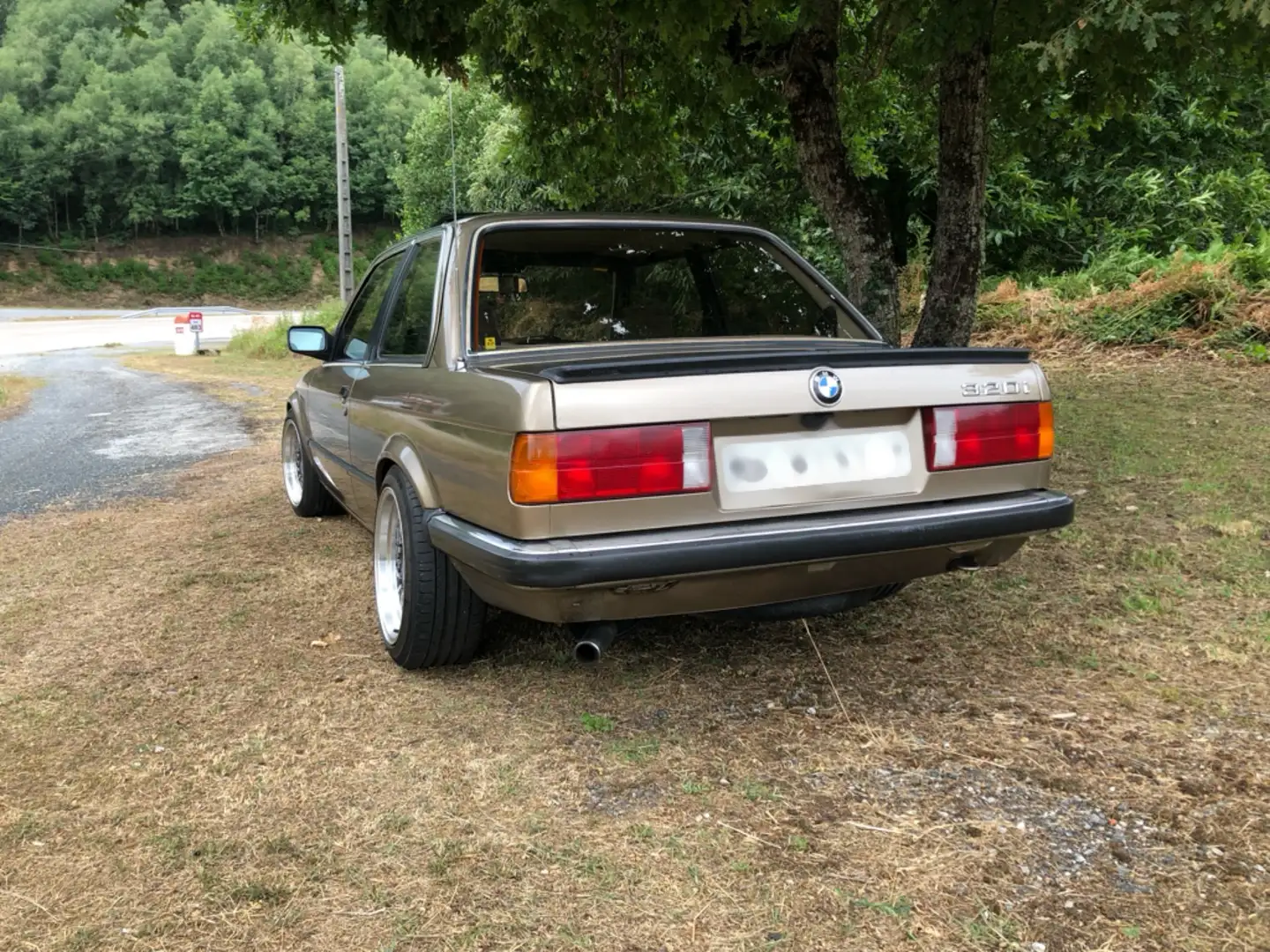 BMW 320 320i Bronzová - 2