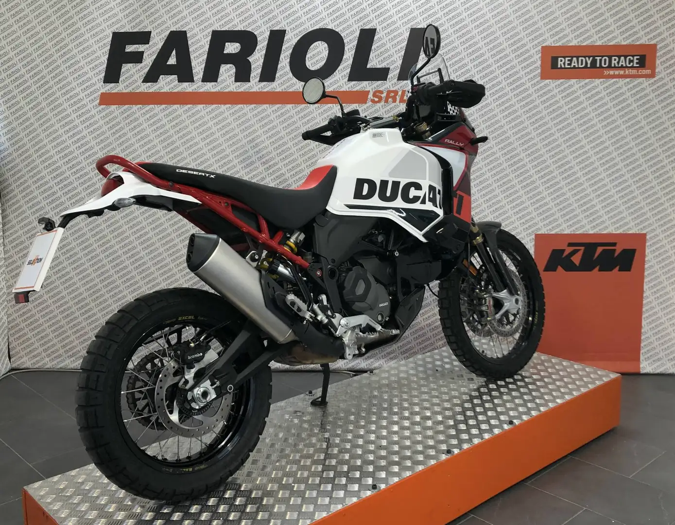 Ducati DesertX 2025 Rosso - 2
