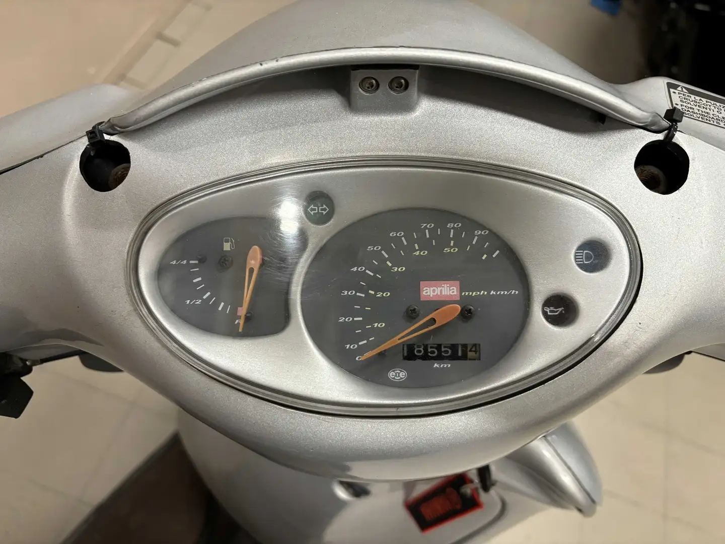 Aprilia Scarabeo 50 2T Gri - 2