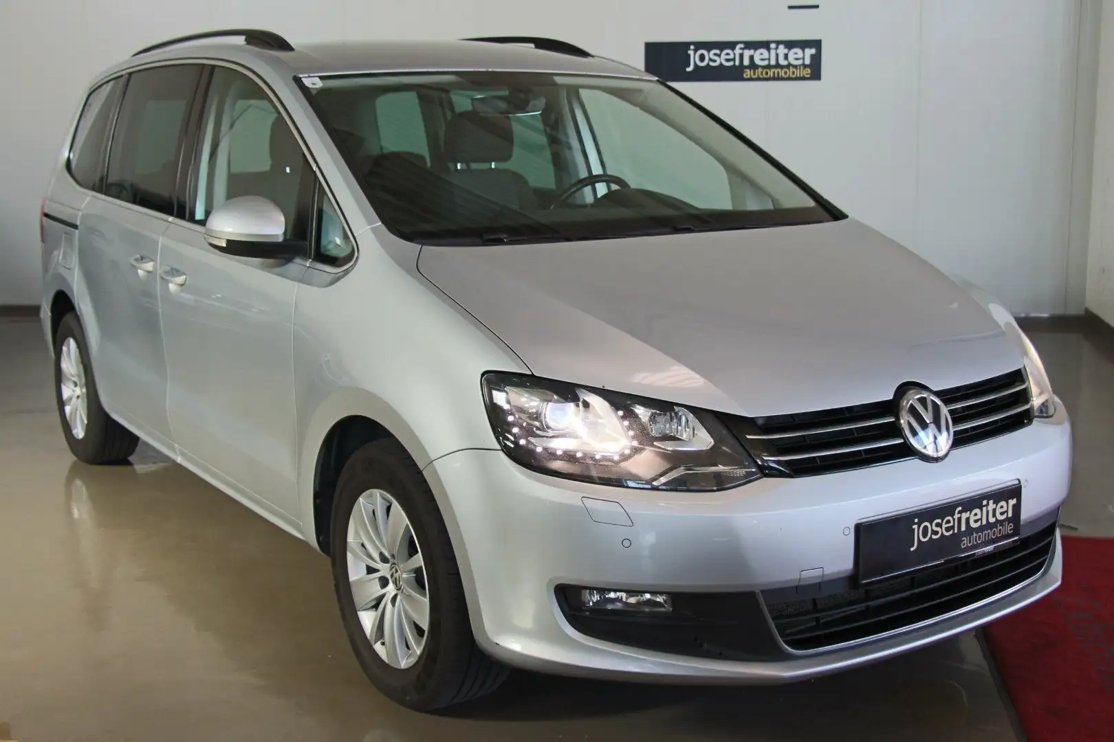 Volkswagen Sharan Comfortline BMT 2.0 TDI Silber - 1