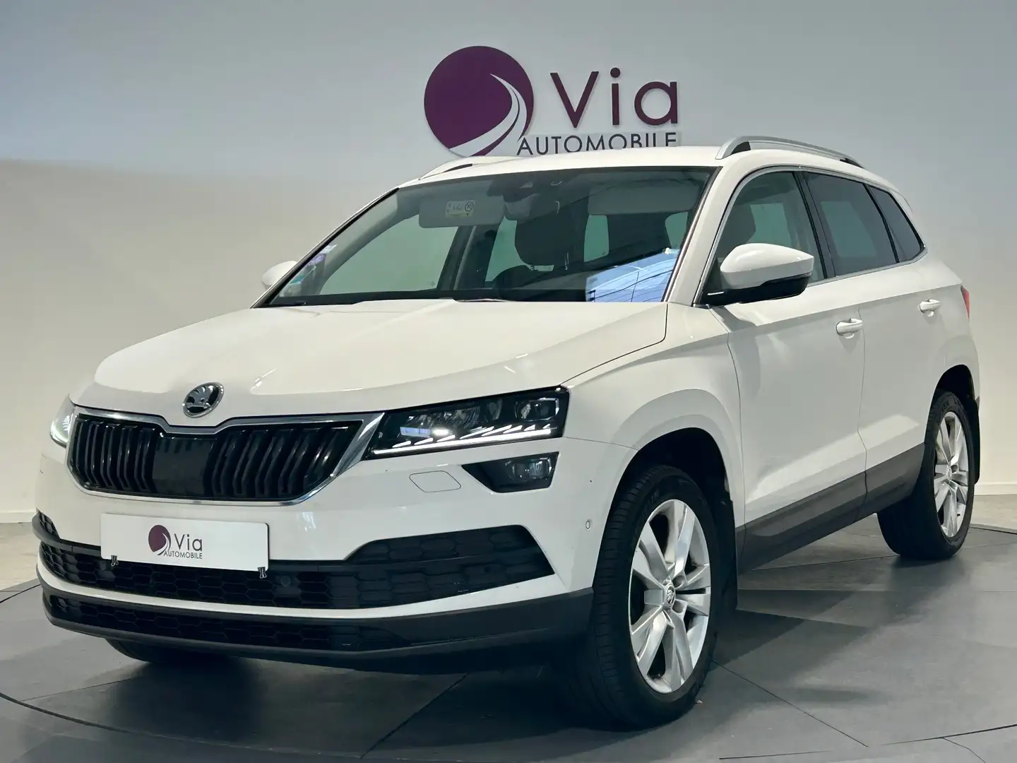 Skoda Karoq 1.5 TSI 150 ch BVA DSG7 Style, sieges chauffant, hayon electrique Blanc - 1