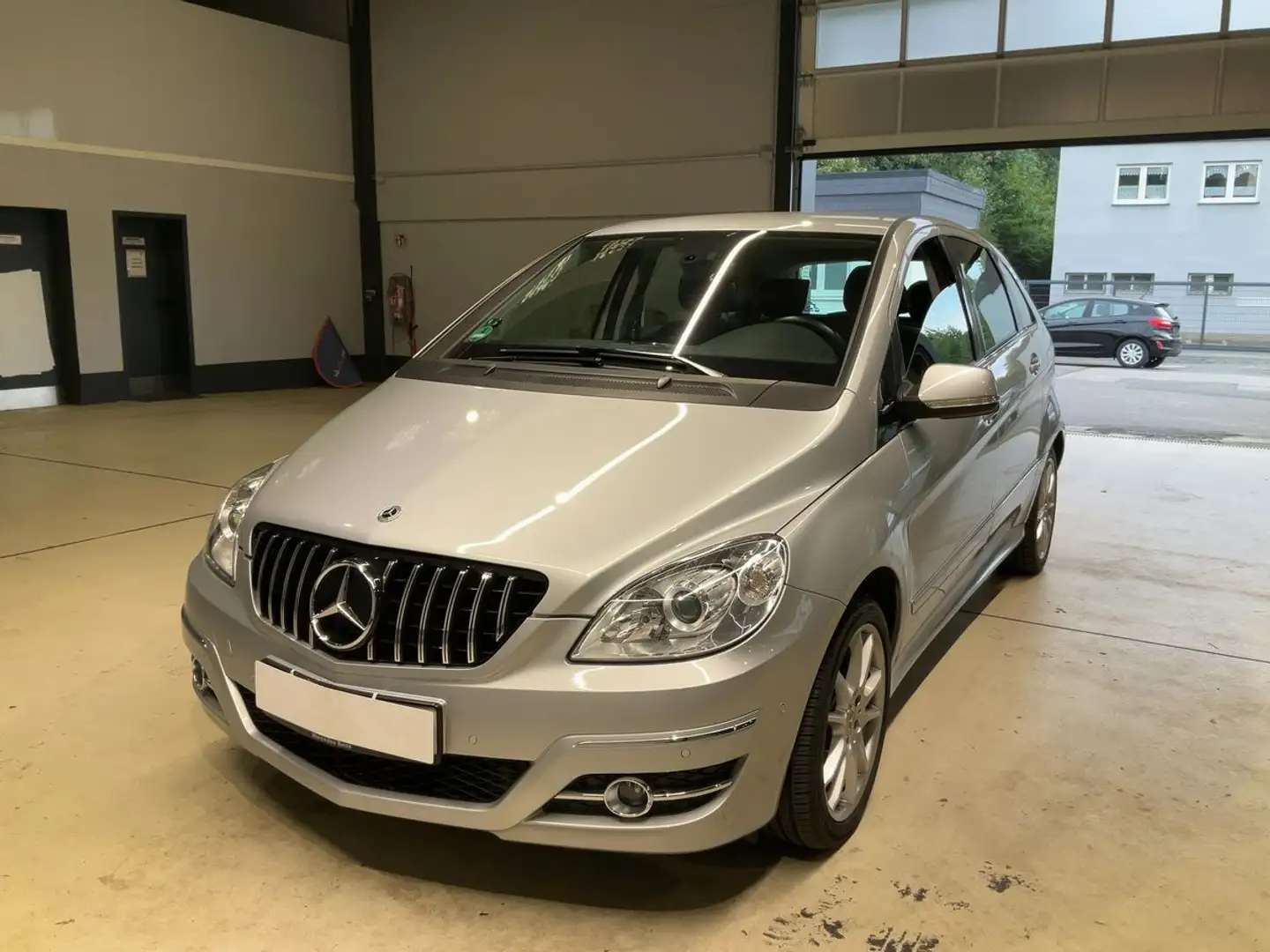 Mercedes-Benz B 200 B -Klasse B 200 Sport Paket Silber - 1